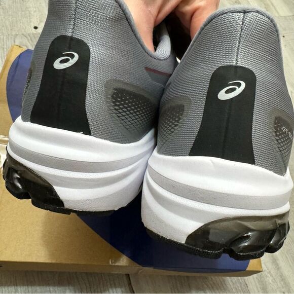 NWB Men’s ASICS Shoe size 11.5 extra wide. - Picture 5 of 8